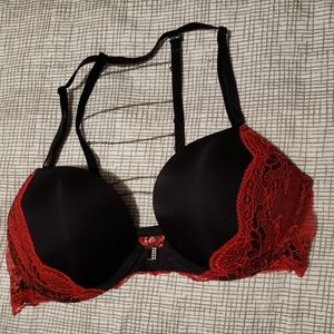 Extreme Pushup Bra, black and red lace with chains